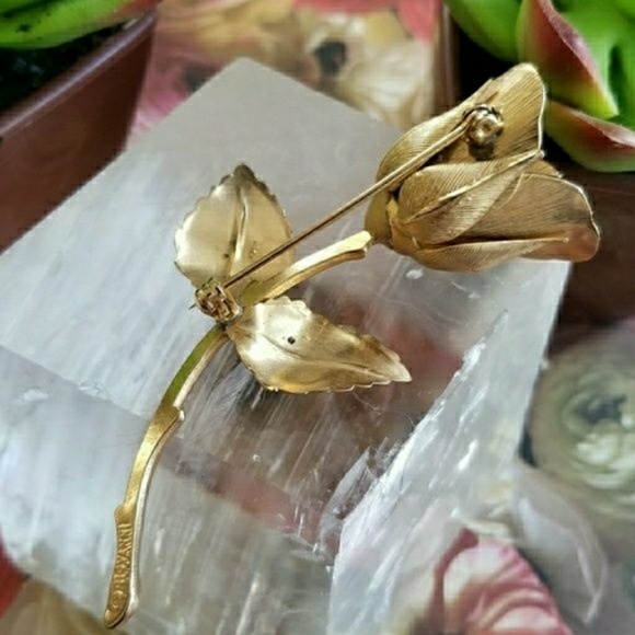 Relisted- vintage Giovanni rose brooch gold tone signed - Picture 5 of 5